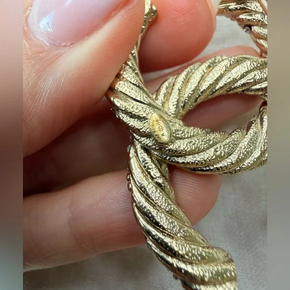 CHANEL Twisted Gold and Silver Brooch - Picture 5 of 10